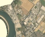 Die Aufnahme zeigt ein exemplarisches Luftbild eines Gewerbegebiets in der Gernsheimer Gemarkung.