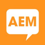 Orangefarbenes Logo mit den Buchstaben "AEM" in einer Sprechblase.