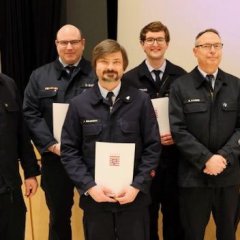 Ehrungen für Kameraden der Freiwilligen Feuerwehr.