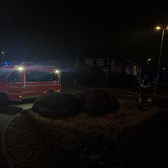 Brennender Feuerwerkskörper auf dem Kreisverkehr in der Heidelberger Straße