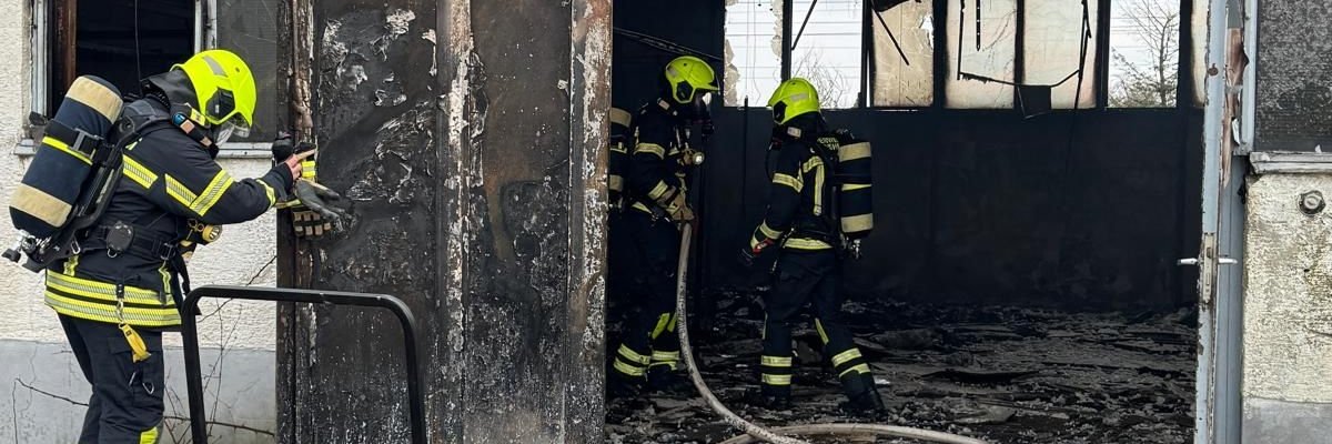 Die Halle wird zudem durch einen Lüfter belüftet.