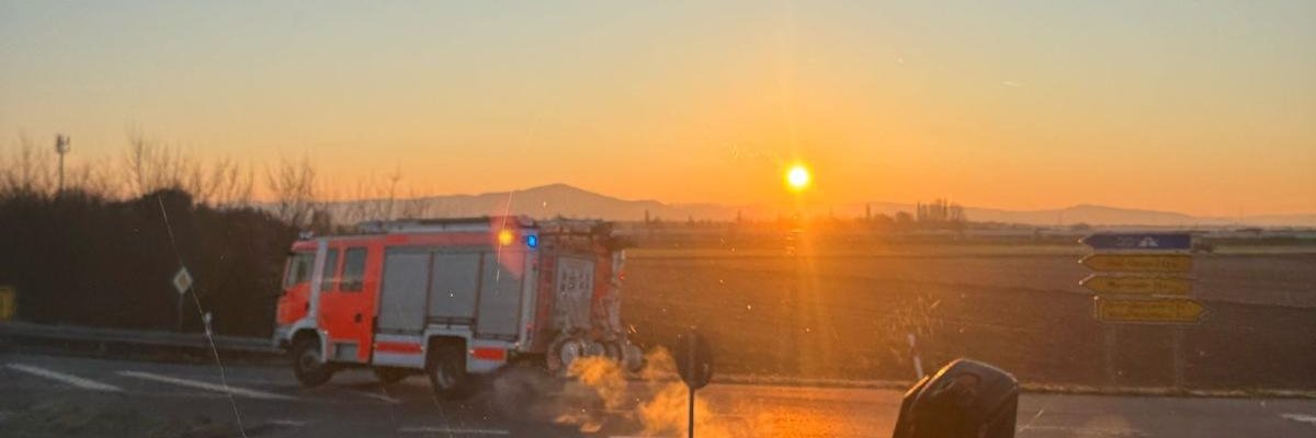 Anfahrt von LF20 sowie HLF20 zu einem Verkehrsunfall auf die Autobahn.