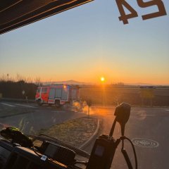 Anfahrt von LF20 sowie HLF20 zu einem Verkehrsunfall auf die Autobahn.