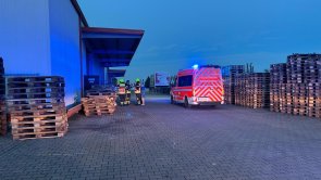 Unser ELW 1 bei einer ausgelösten Brandmeldeanlage im Einsatz.