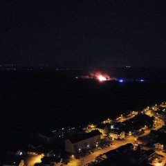 Feuerschein auf einem Feld - erblickt von einer Wohnung im 3. OG.