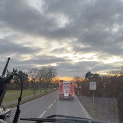 Alarmfahrt vom TLF mit dem vorausfahrenden LF in Allmendfeld