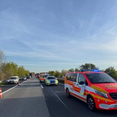 Verkehrsunfall auf der A67 in Richtung Pfungstadt. Neben der Feuerwehr waren auch die Polizei sowie ein Notarzt vor Ort.