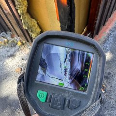 Die Fassade wurde mit der Wärmebildkamera auf Glutnester überprüft.