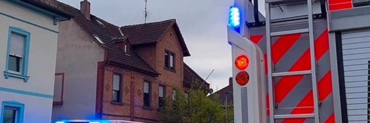 Unser Hilfeleistungslöschgruppenfahrzeug (HLF20) bei einer Hilfeleistung im Einsatz (Symbolbild).