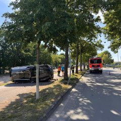 Ein PKW hatte sich in der Rheinstraße überschlagen. Unser HLF20 kam vor Ort zum Einsatz.