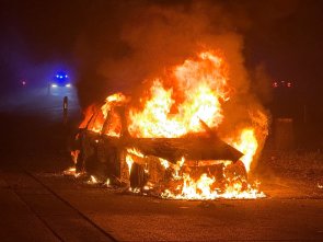 Vollbrand eines Personenkraftwagens auf dem Parkplatz namens Jägersburger Wald
