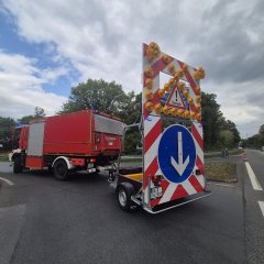 Die AS Gernsheim im FR Norden wurde mittels Verkehrssicherungsanhänger für den Verkehr gesperrt.