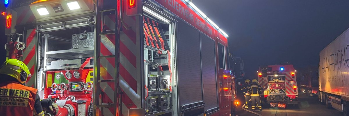 Unser LF20 bei einem PKW-Brand im Einsatz (Symbolbild).