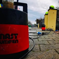 Symbolbild einer eingesetzten Tauchpumpe.