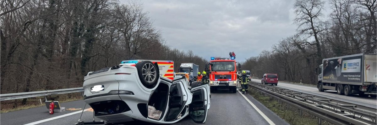Überschlagener PKW auf der A67 in Fahrtrichtung Lorsch.