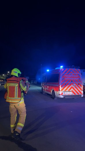 ELW1 bei einem gemeldeten CO2-Austritt im Einsatz.