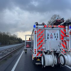 Unser Hilfeleistungslöschgruppenfahrzeug (HLF20) bei einem Verkehrsunfall auf der A67 im Einsatz (Symbolbild).