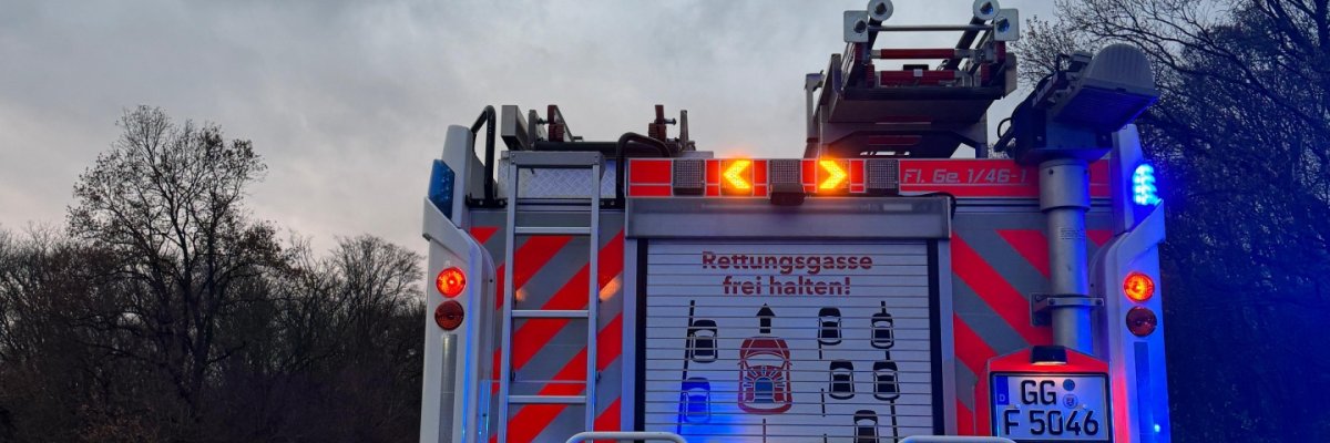 Unser Hilfeleistungslöschgruppenfahrzeug (HLF20) bei einem Verkehrsunfall auf der A67 im Einsatz (Symbolbild).