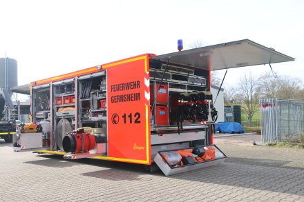 Ein geöffneter Abrollbehälter-Gefahrgut (AB-G)